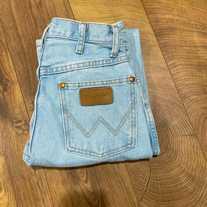 Women’s wrangler jeans 3x32